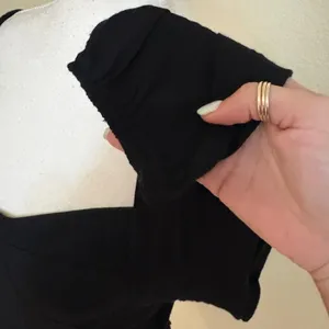 REFORMATION Black Reign Top along Sleeve Smock Back‎ Size 6 thumbnail 3