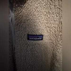Patagonia Cream Sherpa Fleece Vest Full Zip Logo Patch Women’s Size L thumbnail 2