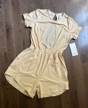 Lululemon open back lightweight romper size 8 nwt  thumbnail 1