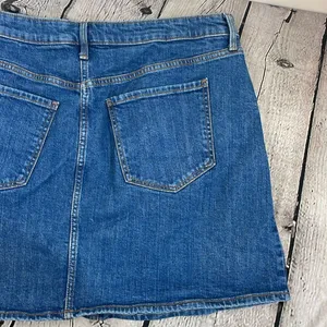 Old Navy Blue Mini Casual Denim Jean distressed skirt size 16 thumbnail 8