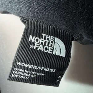 The North Face Black Down Puffer Jacket - Size Small thumbnail 4