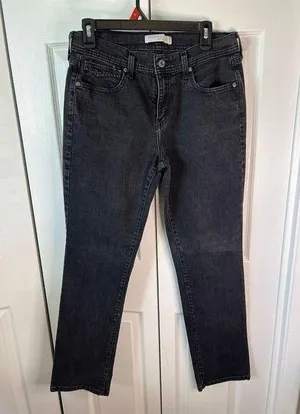 Levi's Women's 505 Straight Leg Jeans Black Denim Standard Size 8 thumbnail 1