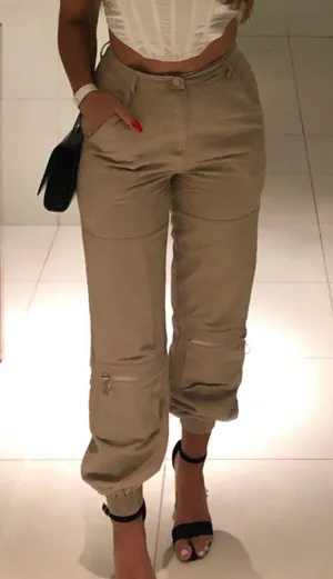 Pretty Little Thing High Rise Cargo Jeans With Flap Pockets / Cargo Pants size 8 thumbnail 1