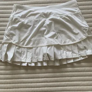 Athleta White Skirt with linner shorts thumbnail 7