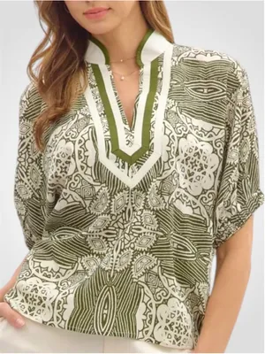 Entro Abstract Dolman Blouse Top in Green Size S thumbnail 1
