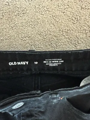 Women’s Old Navy Wide Leg Jeans thumbnail 3