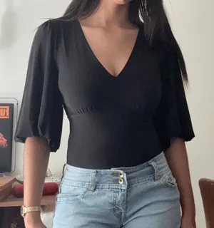 Black V-Neck Puff Sleeve Empire Waist Bodysuit Style T969 Size Medium thumbnail 1