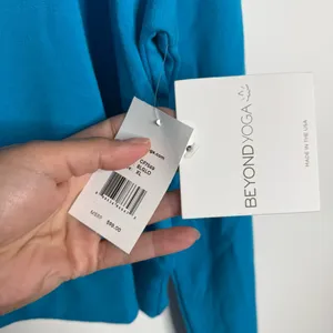 NWT‎ Beyond Yoga All Time Cropped Pullover Long Sleeves Blue Athleisure Gym Yoga thumbnail 5
