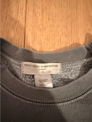 Urban Outfitters Crewneck with tigers thumbnail 2