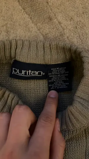 Sweater Size M thumbnail 3