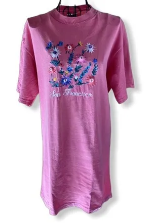 Vintage San Francisco Embroidered Floral T-shirt Pink Size Medium thumbnail 1