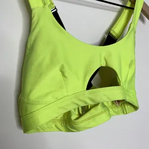 Bombshell Sportswear Glow Sports Bra Neon Womens Medium thumbnail 3