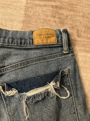 Abercrombie and Fitch high rise shorts thumbnail 5