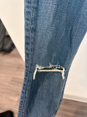 Abercrombie High-Rise Skinny Distressed thumbnail 2