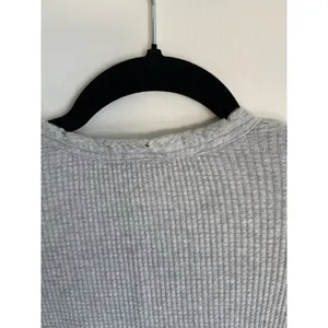 Offline by‎ aerie waffle knit Grey long sleeve tee size medium thumbnail 4