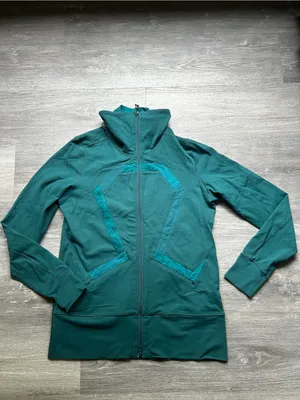 lululemon athletica Teal Zip-Up Define Jacket in a Women’s Size 10 thumbnail 3