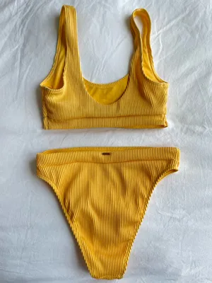 Hollister Yellow High-Waisted Ribbed Bikini Set thumbnail 2