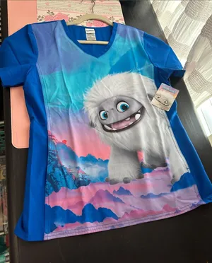 Ladies scrub top of Abominable character Sz S. NWT thumbnail 1