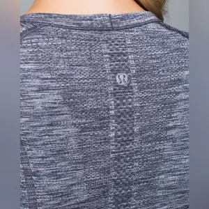 Lululemon Run: Swiftly Tech Long Sleeve Crew Space Dye Heathered Going Grape thumbnail 6