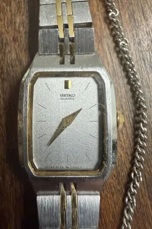 Ladies Vintage Seiko 2C20-5209 Two Tone Analog Quartz Watch Needs Battery 84-94 thumbnail 1