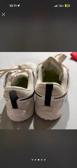 Nike shoes thumbnail 3