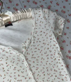 Brandy Melville Floral Top thumbnail 2