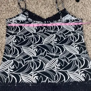 5/$30 🎈 GNW women’s medium‎ floral camisole thumbnail 4