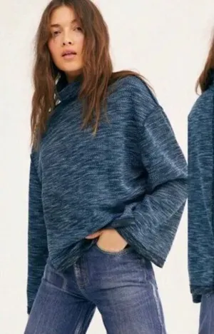 Free People‎ Women's Sunny Days Knit Oversized Turtleneck Sweater Size XS thumbnail 1