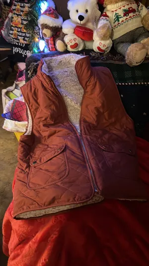 SheIn Maroon  Puffer Vest With Fur Lining thumbnail 5