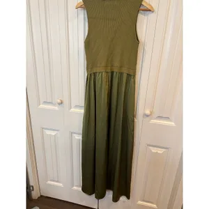 Taylor‎ Green Tank Maxi Dress Size large thumbnail 2