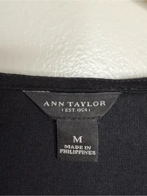 Free W/ Purchase Ann Taylor Black Top Size medium Sleeveless V Neck Ruched thumbnail 4
