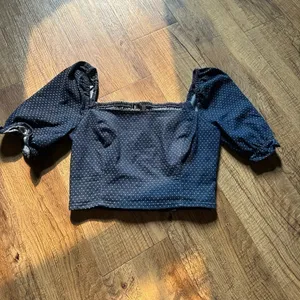 LULU’S Like A Classic Dark Wash Polka Dot Denim Puff Sleeve Crop Top thumbnail 3