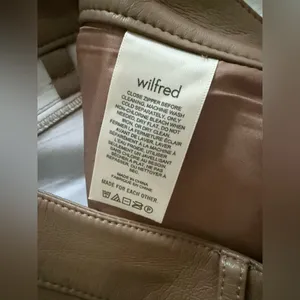 Aritzia Wilfred Melina Pant Camel Tan Vegan Leather Pants Size 8 Straight Leg thumbnail 8