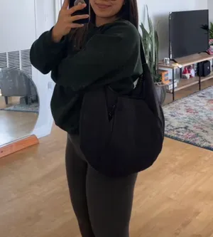 Lululemon Pleated Shoulder Bag 10L thumbnail 2