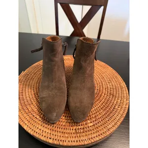 Frye & Co Womens Brown Suede Ankle Boots Pointed Toe Side Zip Block Heel Size 8M thumbnail 6