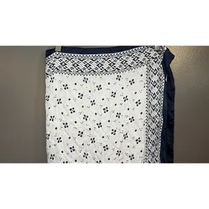 Source Unknown Silky Scarf Shawl Womens One Size White Navy Blue Bandana Print Geometric Square thumbnail 4