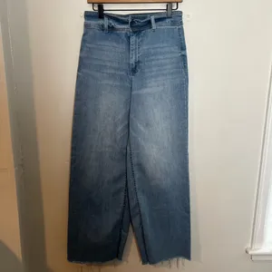 OAT NEW YORK- High Rise Wide Leg Jeans Blue Denim Powder Light Wash Raw Fray Hem thumbnail 3