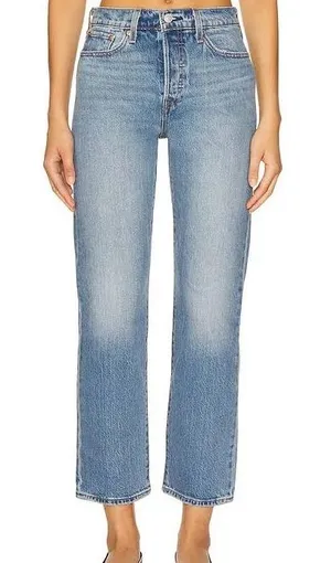 Levi’s Wedgie straight skinny leg light wash jeans women’s size 28 inseam 27” thumbnail 1
