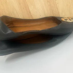 Tory Burch Black Loafers with Gold Emblem thumbnail 12