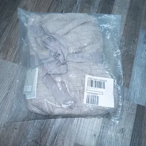 Barefoot Dreams Taupe Cozychic Lite Ribbed Scarf NWT thumbnail 2