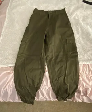 Aeropostale Cargo Pants thumbnail 1