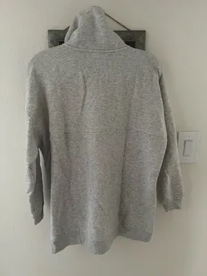 Old navy women’s grey oversized sweater thumbnail 6