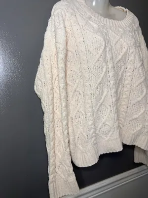 POL Sweater Womens Medium White Cable Knit Crew Neck Heavyweight Pullover Cozy thumbnail 3