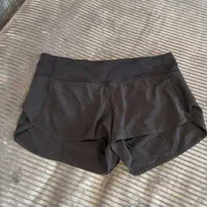 Lululemon Shorts Women’s Size 6 Black Speed Up Low Rise Lined 2.5” thumbnail 2