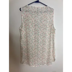LC Lauren Conrad Blouse Womens Large White Floral Excellent Sleeveless V-Neck thumbnail 8