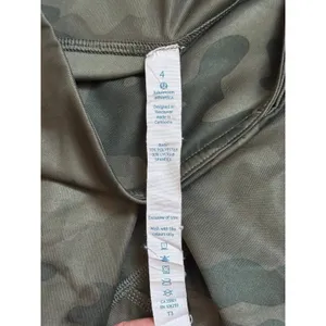 Lululemon Savasana Camo Multi Green Women’s Crop Leggings Size 4 thumbnail 4