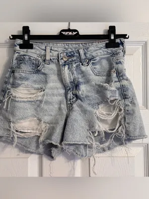 American Eagle Ripped Distressed Strigid Light Blue Denim Mom Shorts Size 0 thumbnail 3