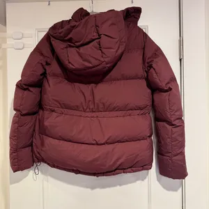Lululemon Wunder Puff Jacket Garnet Deep Luxe Women's Size 2 600 Fill thumbnail 4