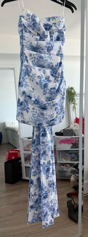 Blue and white mini dress with bow train thumbnail 1