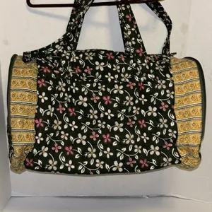 Source Unknown GREEN YELLOW FLORAL QUILTED DUFFLE BAG 2 HANDLES CROSSBODY STRAP LUGGAGE STRAP thumbnail 3